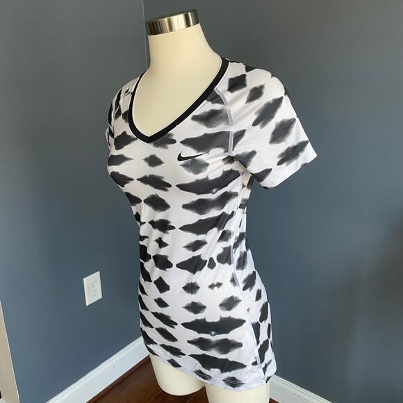 Nike Pro white/black V-neck tee, size small - Picture 2 of 6